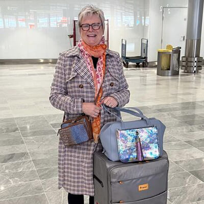 Jessica 2 in 1 zipped tote at the airport 